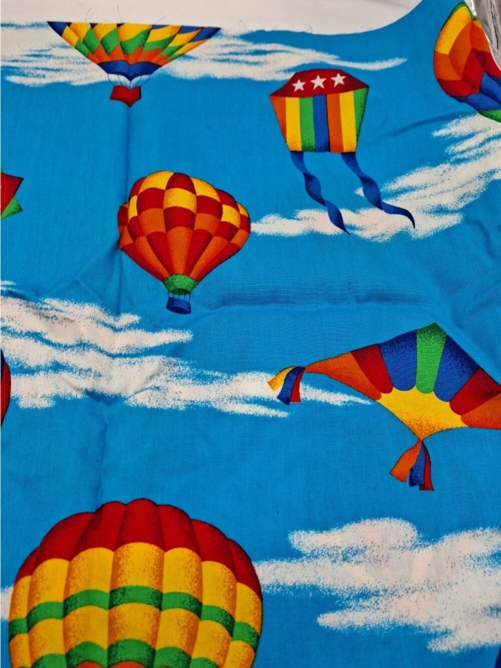 Vtg VIP Cranston Print Works Hot Air Balloon & Kite Blue Fabric 1/2 Yard x 46"